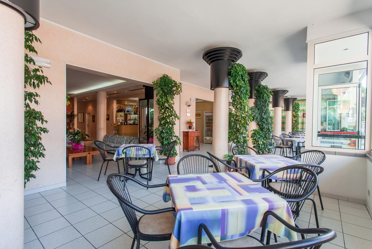 Hotel Benvenuti Gatteo a Mare Exterior foto